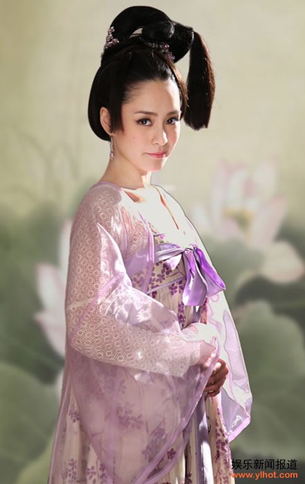 阿娇女装扮相清纯